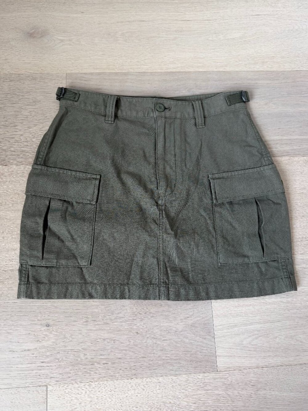 Aritzia TNA cargo skirt